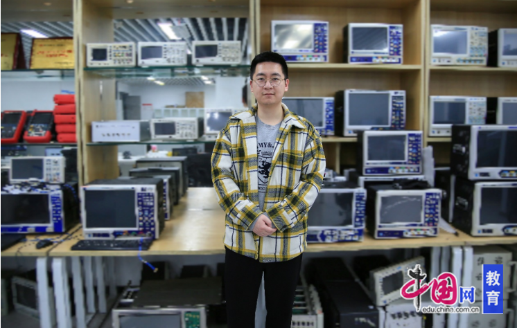 陳李專(zhuān)注于智能化國(guó)產(chǎn)儀器創(chuàng)新研發(fā) - 探索國(guó)產(chǎn)儀器換道超車(chē)之路