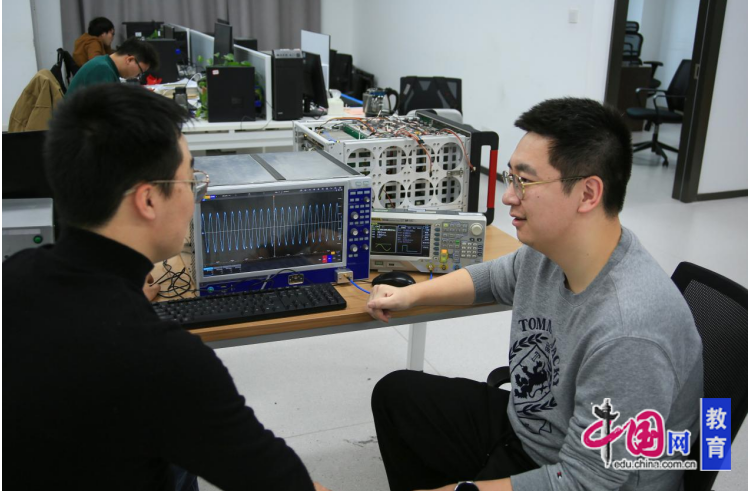 團(tuán)隊(duì)研討智能化國(guó)產(chǎn)儀器創(chuàng)新策略 - 推動(dòng)國(guó)產(chǎn)儀器換道超車(chē)技術(shù)突破